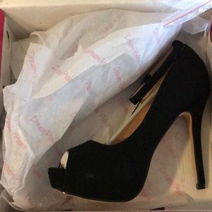 Brand new dream pairs heels